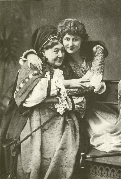 Miss Mary Anderson und Mrs Stirling als Julia und Amme (Gravur) von English Photographer